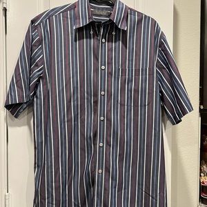 Men’s shirt by Daniel CREMIEUX. Striped button down. Size Medium.